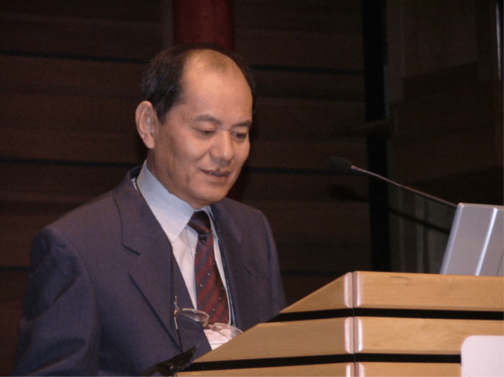 Professor Yoshitaka Nagahama delivering the 2d R.E. Peter lecture on the occasion of the 6th ISFE in Calgary